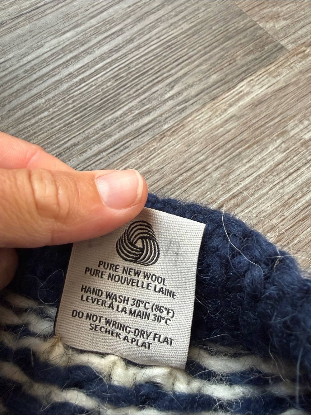 The Hand Knitting Assoc of Iceland Style Pure Wool Cardigan Sweater Navy Blue XL - Picture 9 of 15